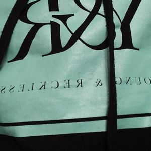 Meet your Posher, Skyler